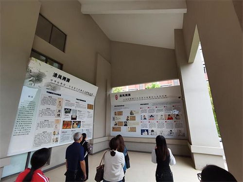 清風(fēng)育人培根鑄魂，廉韻潤心筑牢防線——邵陽縣第七高級中學(xué)組織教職工參觀廉潔文化教育中心并開展文化藝術(shù)交流活動